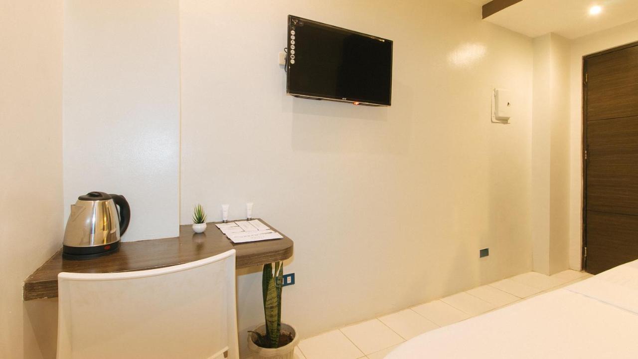Urbanview At San Antonio'S Place Sampaloc Manila Exterior foto